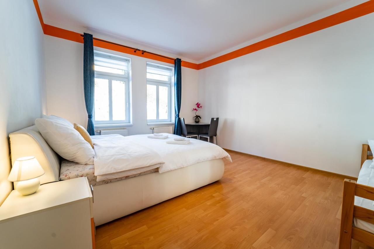 Tuan Long Apartments Jachymov Bagian luar foto