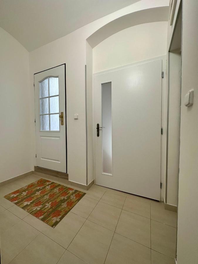 Tuan Long Apartments Jachymov Bagian luar foto